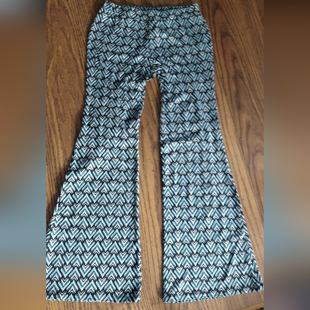 Girls Chevron Patterned Flare Pants